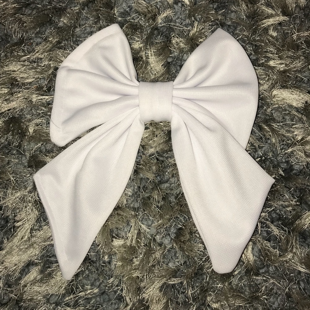 🌿White Bow🌿